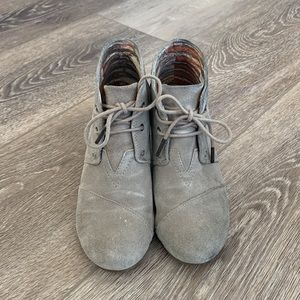 TOMS | Desert Wedge Bootie Taupe Suede Size 7.5